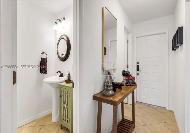 Photo 3 of Townhouse for sale at 1541 Nw 92Nd Ave #186, Pembroke Pines, FL 33024 | MLS# A12000854 | Listing updated on 2026-09-17