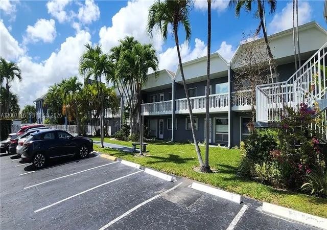 Photo 3 of Sale Pending at 1125 Nw 30Th Ct #10, Wilton Manors, FL 33311 | MLS# A12007816 | Listing updated on 2026-09-16