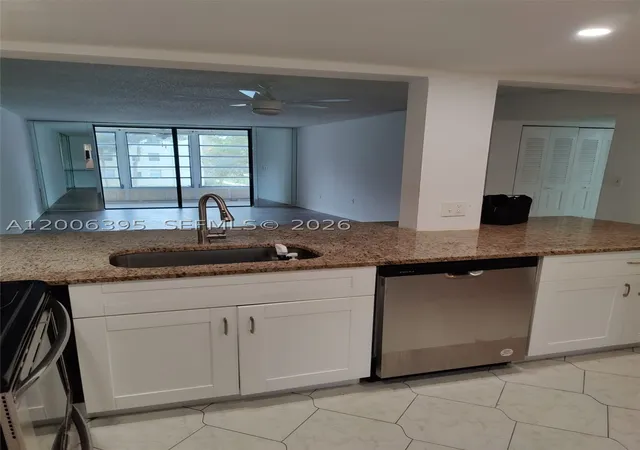 Listing Photo 5 - Condo for sale in building located at 1810 N Lauderdale Ave, North Lauderdale, FL 33068 - Unit #2204