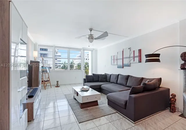 Photo 3 of Sale Pending at 245 18Th St #605, Miami Beach, FL 33139 | MLS# A12008268 | Listing updated on 2026-09-29