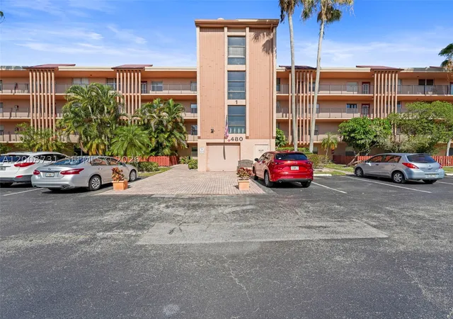 Listing Photo 1 - Condo for sale in building located at 480 Nw 76Th Ave, Margate, FL 33063 - Unit #102