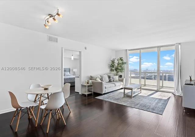 Photo 4 of Condo for sale at 50 Biscayne Blvd #3308, Miami, FL 33132 | MLS# A12008546 | Listing updated on 2026-09-10