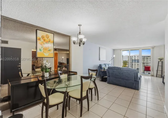 Listing Photo 2 - Condo for sale in building located at 2851 NE 183rd St, Aventura, FL 33160 - Unit #2012E