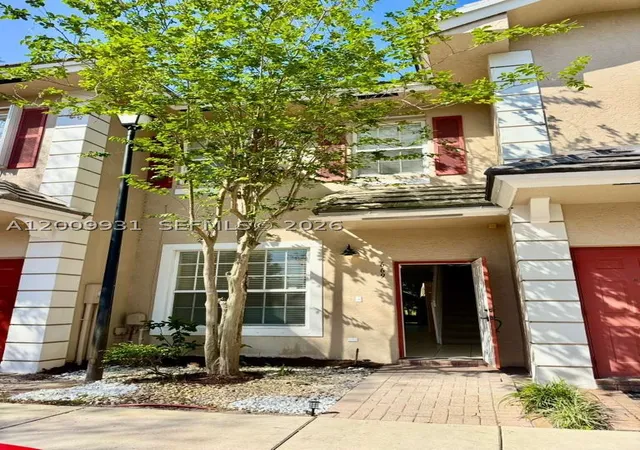 Photo 2 of Townhouse for sale at 669 Nw 42nd Ave, Plantation, FL 33317 | MLS# A12009931 | Listing updated on 2026-08-30