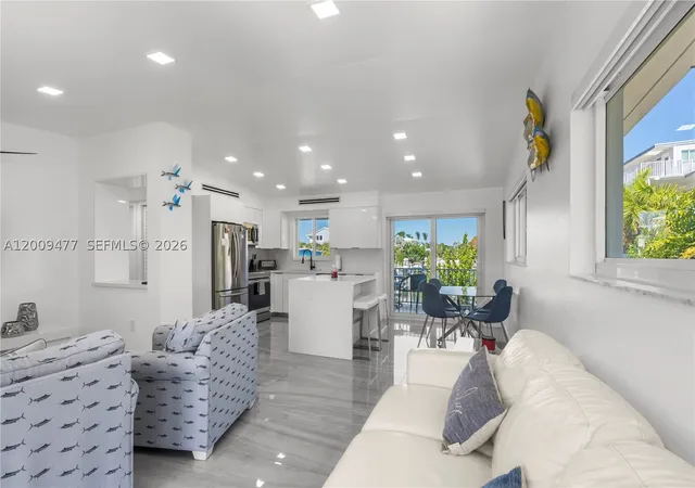 Photo 2 of Single family home for sale at 200 Plantation Shores Dr, Tavernier, FL 33070 | MLS# A12009477 | Listing updated on 2026-09-29