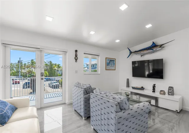 Photo 3 of Single family home for sale at 200 Plantation Shores Dr, Tavernier, FL 33070 | MLS# A12009477 | Listing updated on 2026-09-29