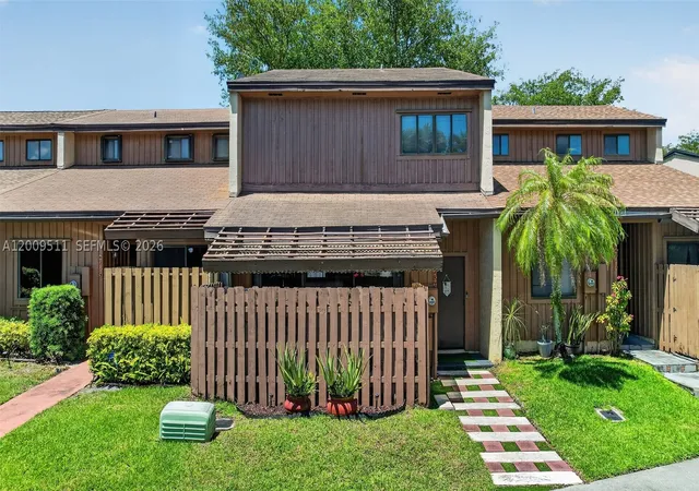 Photo 1 of Sale Pending at 4283 S Pine Island Rd, Davie, FL 33328 | MLS# A12009511 | Listing updated on 2026-09-08