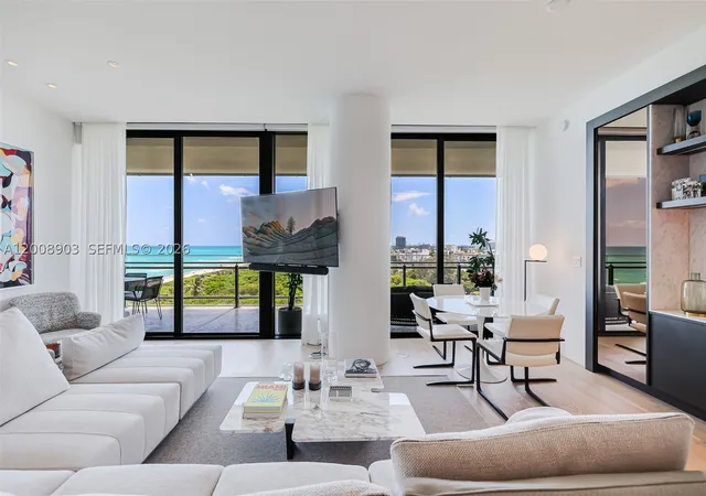 Listing Photo 3 - Condo for sale in building located at 8701 Collins Ave, Miami Beach, FL 33154 - Unit #904