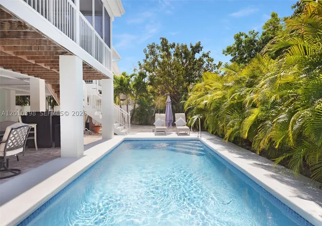 Photo 3 of Sale Pending at 320 Calzada De Bougainville, Marathon, FL 33050 | MLS# A12010398 | Listing updated on 2026-09-04