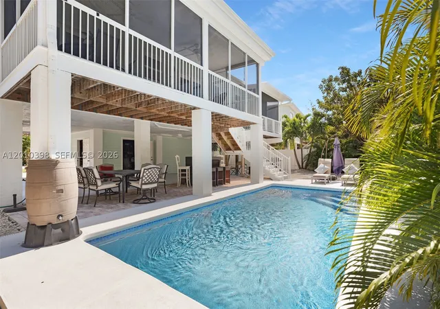Photo 4 of Sale Pending at 320 Calzada De Bougainville, Marathon, FL 33050 | MLS# A12010398 | Listing updated on 2026-09-04