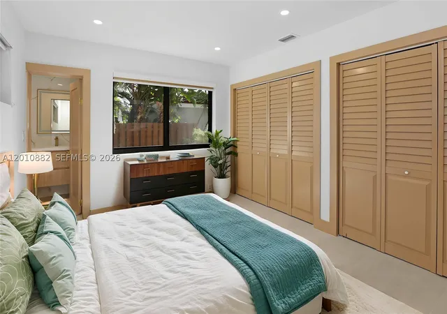 Photo 3 of Single family home for sale at 1620 Mckinley St, Hollywood, FL 33020 | MLS# A12010882 | Listing updated on 2026-08-31