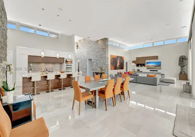 Photo 1 of Single family home for sale at 907 Diplomat Pkwy, Hallandale Beach, FL 33009 | MLS# A12010869 | Listing updated on 2026-10-05