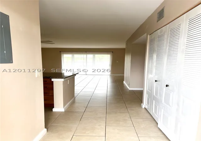 Listing Photo 5 - Condo for sale in building located at 551 Nw 80Th Ter, Margate, FL 33063 - Unit #208