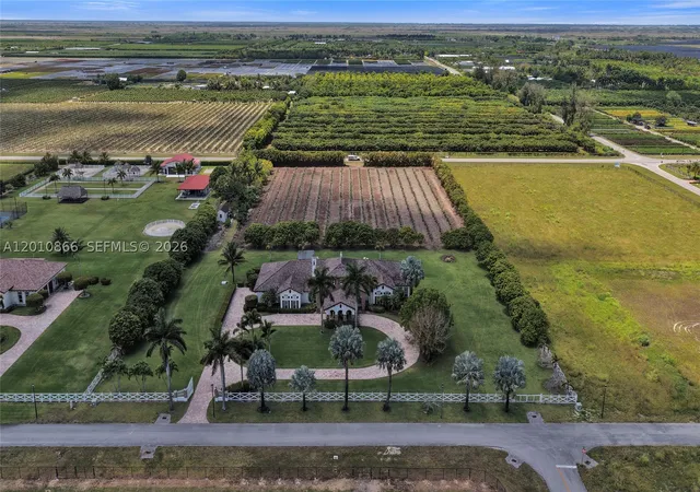 Photo 2 of Mansion for sale at 31310 Sw 215th Ave, Homestead, FL 33030 | MLS# A12010866 | Listing updated on 2026-08-31