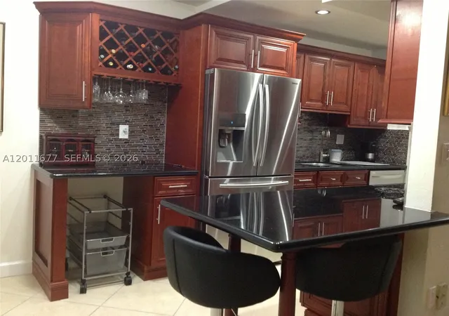 Listing Photo 2 - Condo for sale in Kingston Square Condominiums located at 9490 Sw 77Th Ave, Miami, FL 33156 - Unit #N6