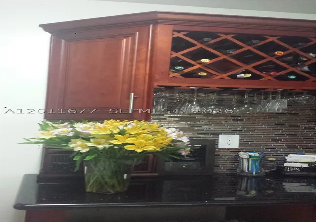 Listing Photo 4 - Condo for sale in Kingston Square Condominiums located at 9490 Sw 77Th Ave, Miami, FL 33156 - Unit #N6