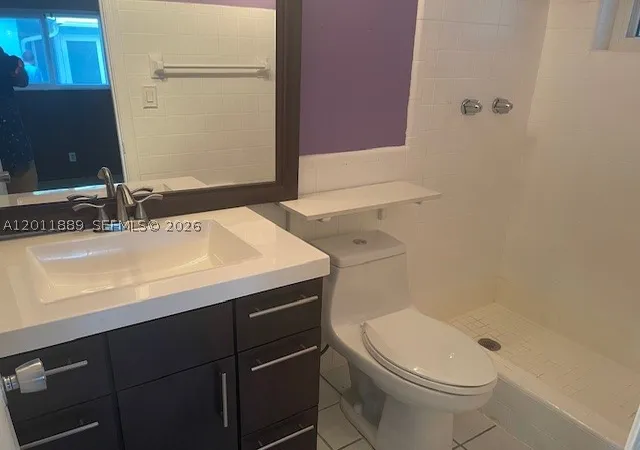 Photo 3 of Single family home for sale at 4501 Mainland Dr, Tamarac, FL 33319 | MLS# A12011889 | Listing updated on 2026-09-04