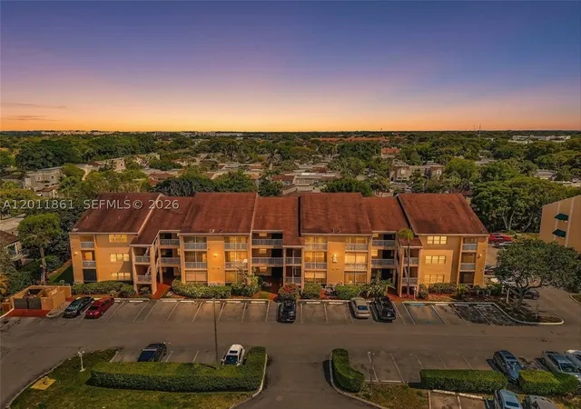 Listing Photo 2 - Condo for sale at Hammocks Trails, Unit 636 15325 Sw 106Th Ter, Hammocks Trails, Miami, FL 33196 | Built Year: 1987-1987