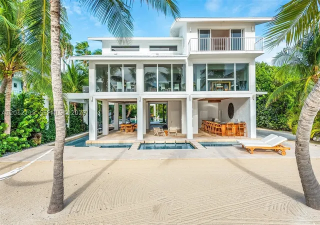 Photo 2 of Single family home for sale at 60 Ocean Front Dr, Key Largo, FL 33037 | MLS# A12012115 | Listing updated on 2026-09-03
