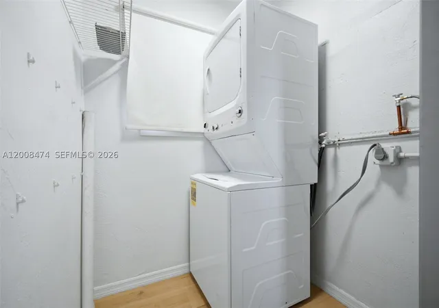 Photo 4 of Single family home for sale at 2124 Taylor St, Hollywood, FL 33020 | MLS# A12008474 | Listing updated on 2026-08-28