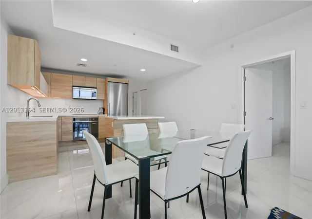 Photo 2 of Condo for sale at 16385 Biscayne Blvd #1402, Aventura, FL 33160 | MLS# A12013164 | Listing updated on 2026-09-20