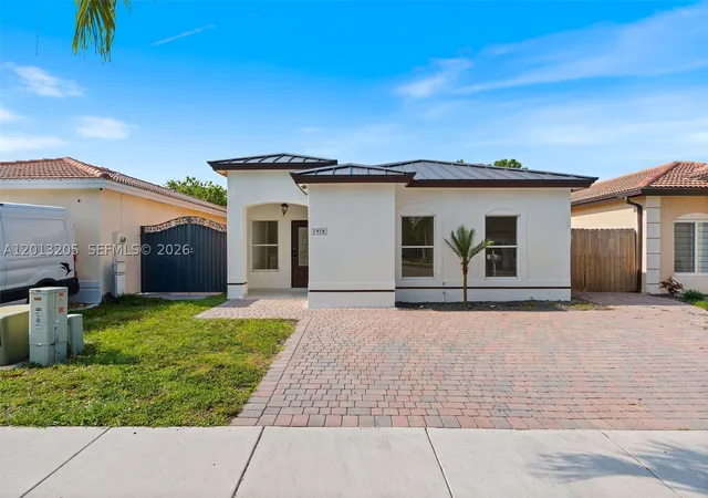 Listing Photo 2 - Condo for sale at Spanish Lakes 2Nd Addn, Unit 7978 Nw 200Th St, Spanish Lakes 2Nd Addn, Miami, FL 33015 | Built Year: 1996-2002