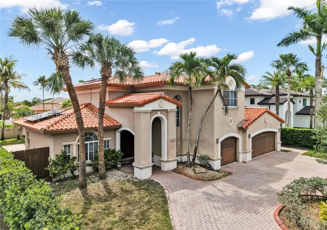 Single family home for sale at 16101 Nw 79Th Ct, Miami Lakes, FL 33016 | MLS# A12013407