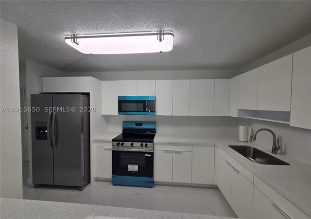 Listing Photo 3 - Condo for sale in building located at 14830 Naranja Lakes Blvd, Miami, FL 33032 - Unit #A2R