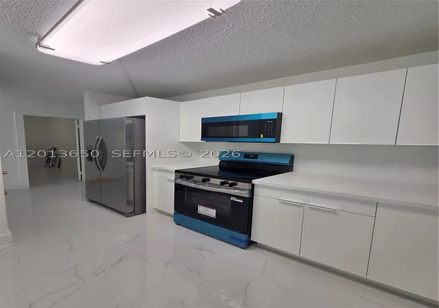Listing Photo 5 - Condo for sale in building located at 14830 Naranja Lakes Blvd, Miami, FL 33032 - Unit #A2R