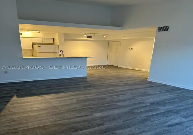 Listing Photo 2 - Condo for sale in building located at 15422 Sw 284Th St, Miami, FL 33033 - Unit #7306