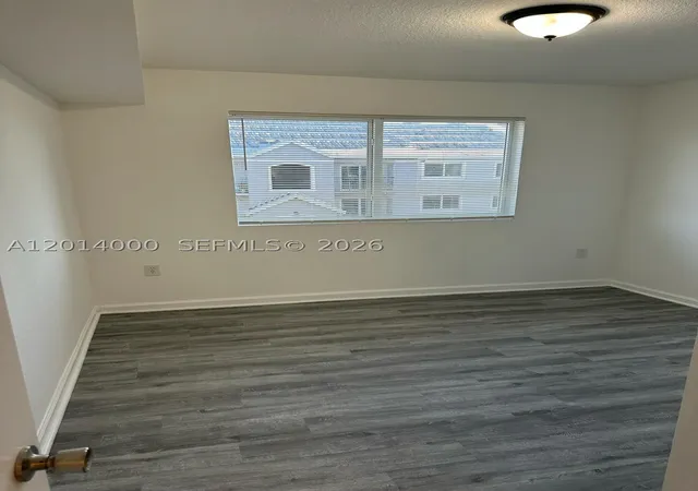Listing Photo 3 - Condo for sale in building located at 15422 Sw 284Th St, Miami, FL 33033 - Unit #7306
