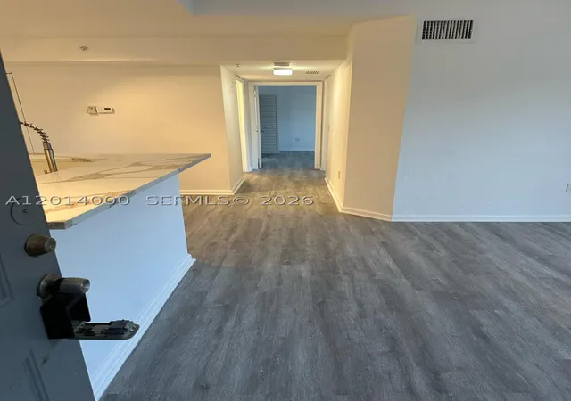 Listing Photo 4 - Condo for sale in building located at 15422 Sw 284Th St, Miami, FL 33033 - Unit #7306