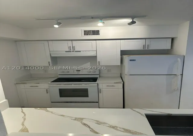 Listing Photo 5 - Condo for sale in building located at 15422 Sw 284Th St, Miami, FL 33033 - Unit #7306