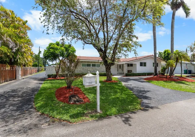 Photo 1 of Single family home for sale at 12425 Sw 91st Ave, Miami, FL 33176 | MLS# A12013993 | Listing updated on 2026-09-13