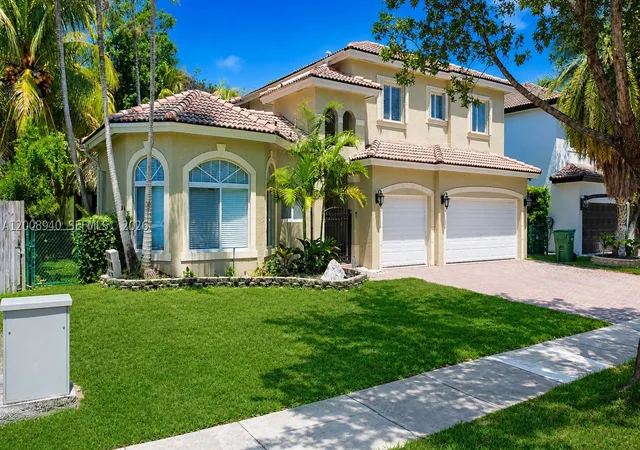 Photo 1 of Sale Pending at 2220 Se 19th Ave, Homestead, FL 33035 | MLS# A12008940 | Listing updated on 2026-09-24