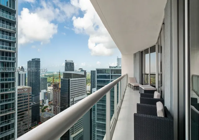 Photo 4 of Condo for sale at 475 Brickell Ave #5109, Miami, FL 33131 | MLS# A12014135 | Listing updated on 2026-09-10