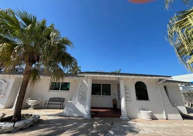 Photo 2 of Single family home for sale at 2525 Sw 107th Ct, Miami, FL 33165 | MLS# A12013918 | Listing updated on 2026-09-02