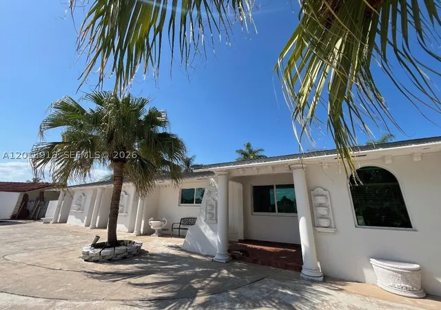 Photo 3 of Single family home for sale at 2525 Sw 107th Ct, Miami, FL 33165 | MLS# A12013918 | Listing updated on 2026-09-02