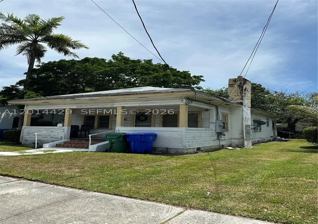Photo 2 of Single family home for sale at 3566 Thomas Ave, Miami, FL 33133 | MLS# A12014429 | Listing updated on 2026-09-02