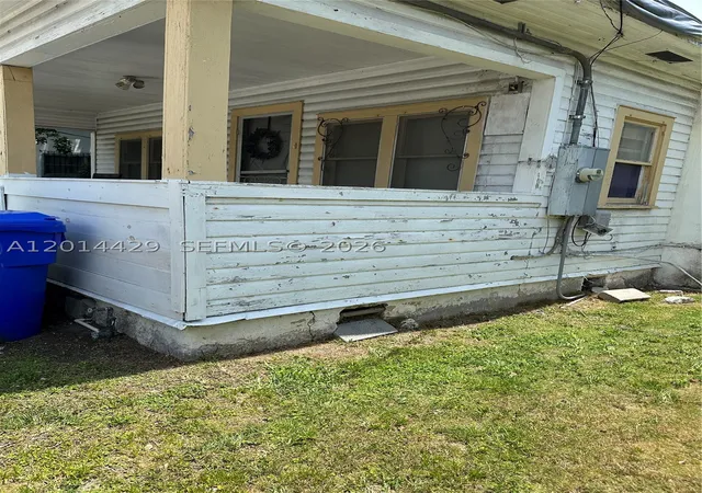 Photo 3 of Single family home for sale at 3566 Thomas Ave, Miami, FL 33133 | MLS# A12014429 | Listing updated on 2026-09-02