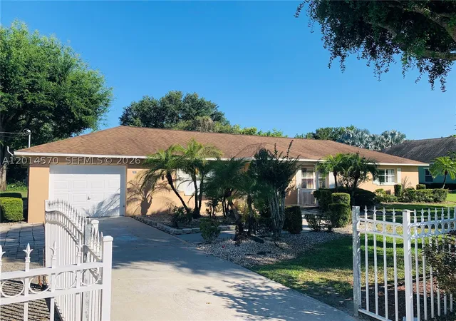 Photo 1 of Sale Pending at 196 Jamison Ave, Lake Placid, FL 33852 | MLS# A12014570 | Listing updated on 2026-10-01