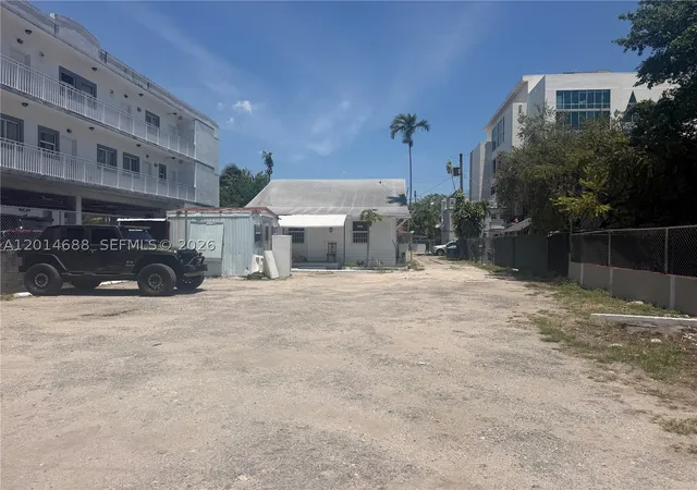 Photo 2 of Single family home for sale at 1236 Nw 5th St, Miami, FL 33125 | MLS# A12014688 | Listing updated on 2026-09-25