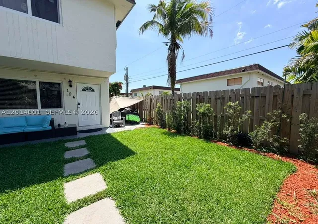 Photo 3 of Townhouse for sale at 1500 Ne 151st St #104, North Miami Beach, FL 33162 | MLS# A12014801 | Listing updated on 2026-08-28