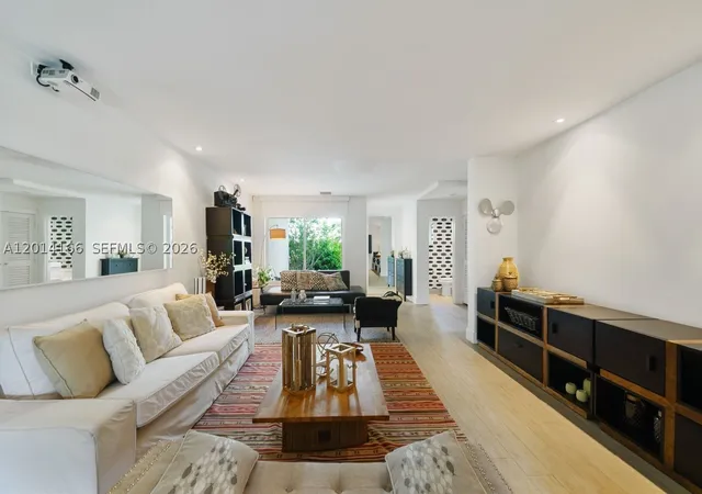 Photo 3 of Townhouse for sale at 232 Sea View Dr #108, Key Biscayne, FL 33149 | MLS# A12014166 | Listing updated on 2026-10-06