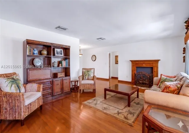 Photo 2 of Single family home for sale at 4605 Nw 47th Ct, Tamarac, FL 33319 | MLS# A12015065 | Listing updated on 2026-08-26