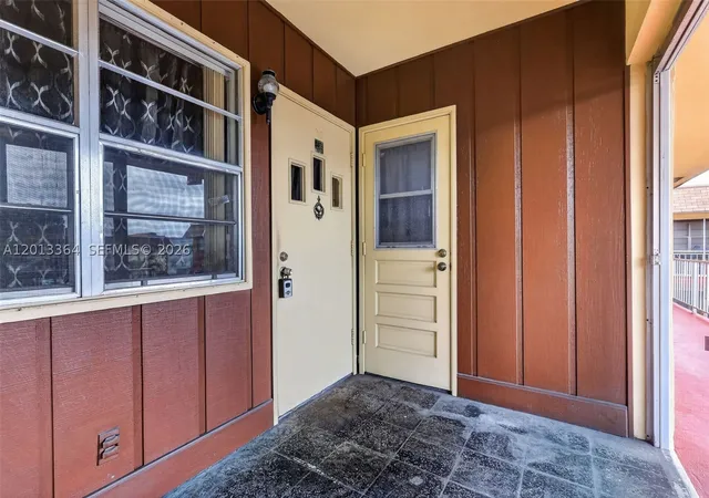 Listing Photo 4 - Condo for sale in building located at 2040 Nw 81St Ave, Pembroke Pines, FL 33024 - Unit #122
