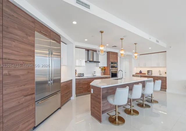 Photo 3 of Condo for sale at 100 E Las Olas Blvd #4203, Fort Lauderdale, FL 33301 | MLS# A12014715 | Listing updated on 2026-09-20