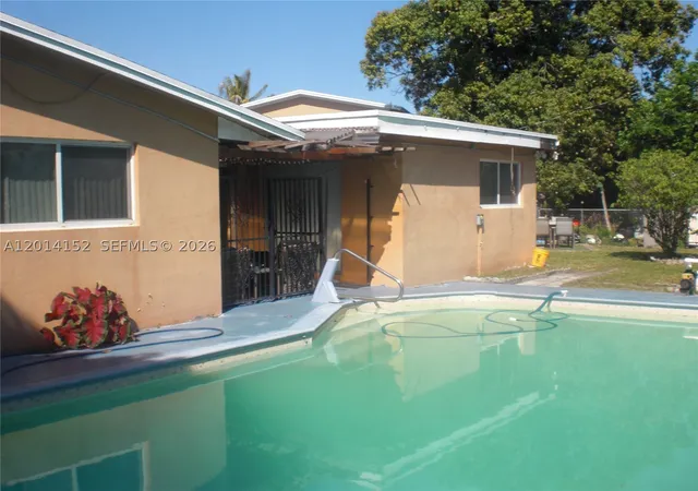 Photo 1 of Single family home for sale at 6270 Nw 18th St, Sunrise, FL 33313 | MLS# A12014152 | Listing updated on 2026-09-13