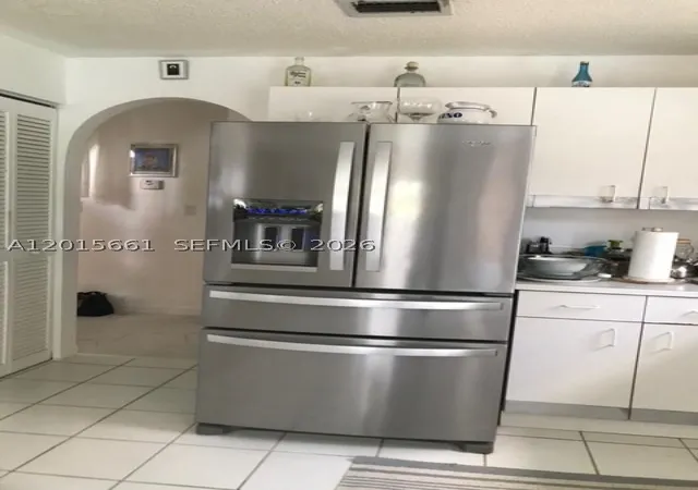 Listing Photo 3 - Condo for sale at Lake View At The Hammocks, Unit 10135 Sw 156Th Ave, Lake View At The Hammocks, Miami, FL 33196 | Built Year: 1983-1995