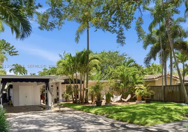 Photo 2 of Single family home for sale at 636 Ne 17th Ter, Fort Lauderdale, FL 33304 | MLS# A12015697 | Listing updated on 2026-09-05